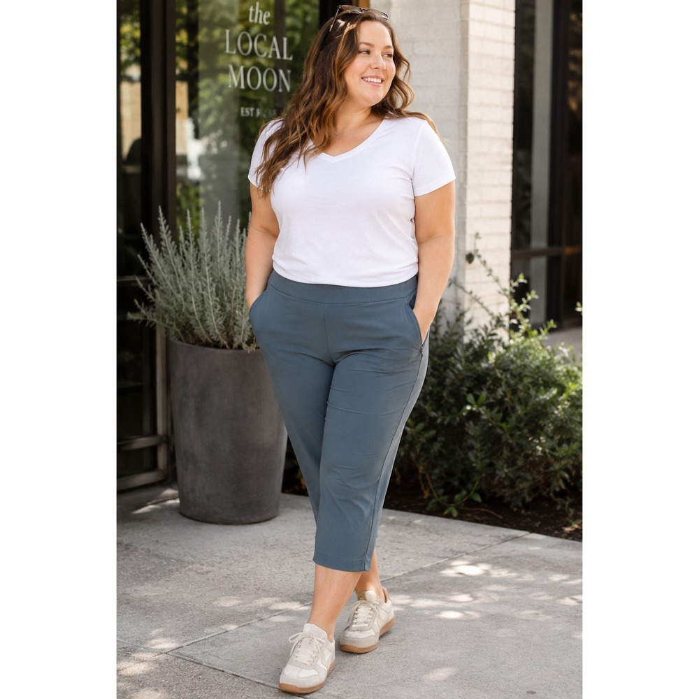 Athleta Brooklyn Heights Capri Pants Size 16 Teal Travel Commuter Zip Pocket